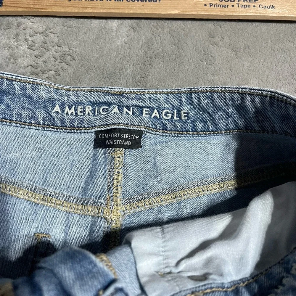 American Eagle Denim Shorts Womens 8 Distressed Light Washed Mom Short Boho - Picture 4 of 7